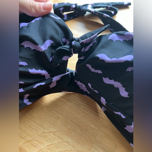 Unique Vintage retro vintage black and purple bats halter swim top sz L - Picture 2 of 3